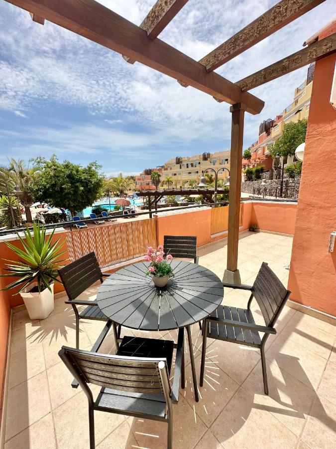 Sunny Apartment & Heated Pool Los Cristianos  Eksteriør billede