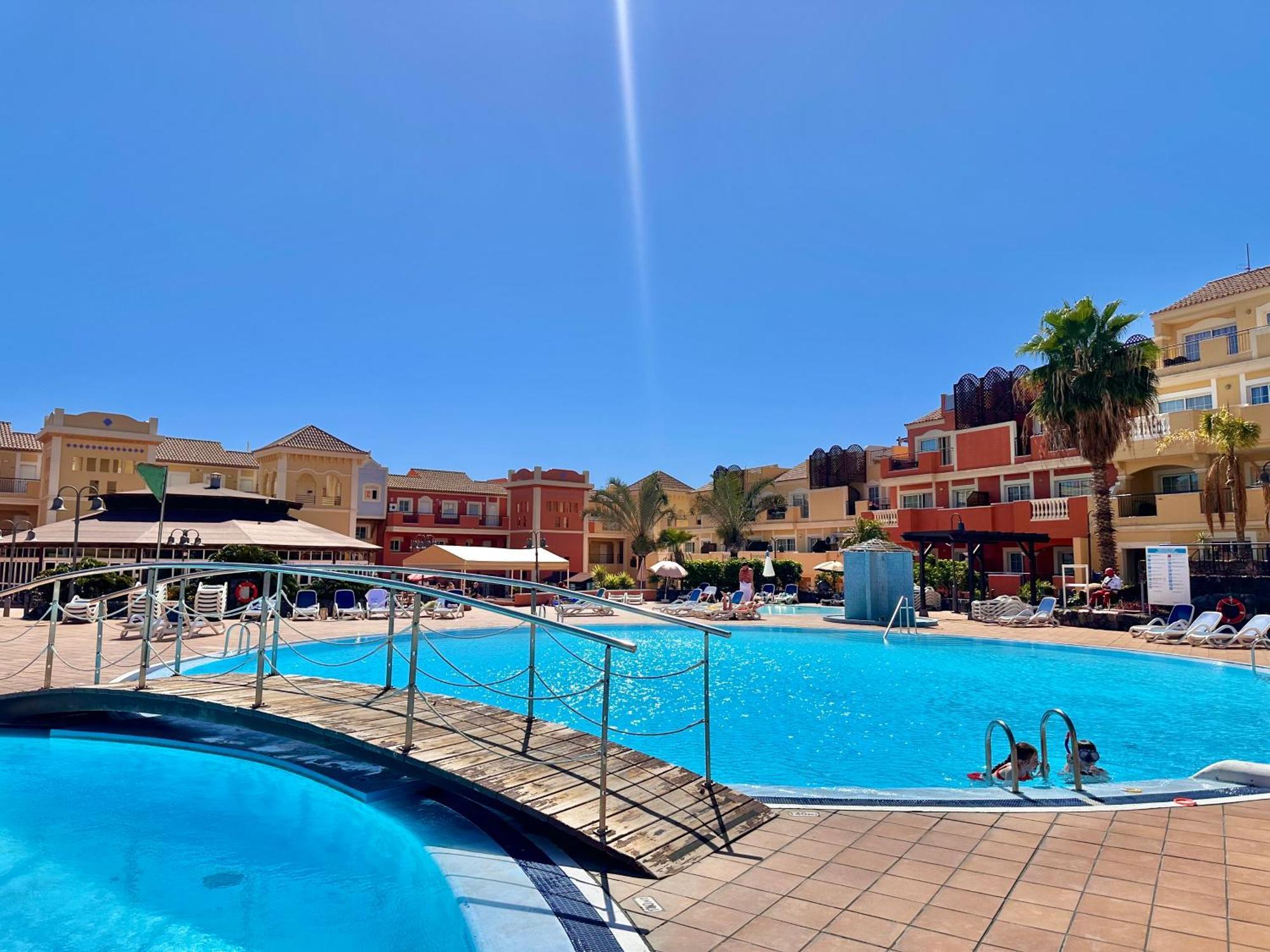 Sunny Apartment & Heated Pool Los Cristianos  Eksteriør billede