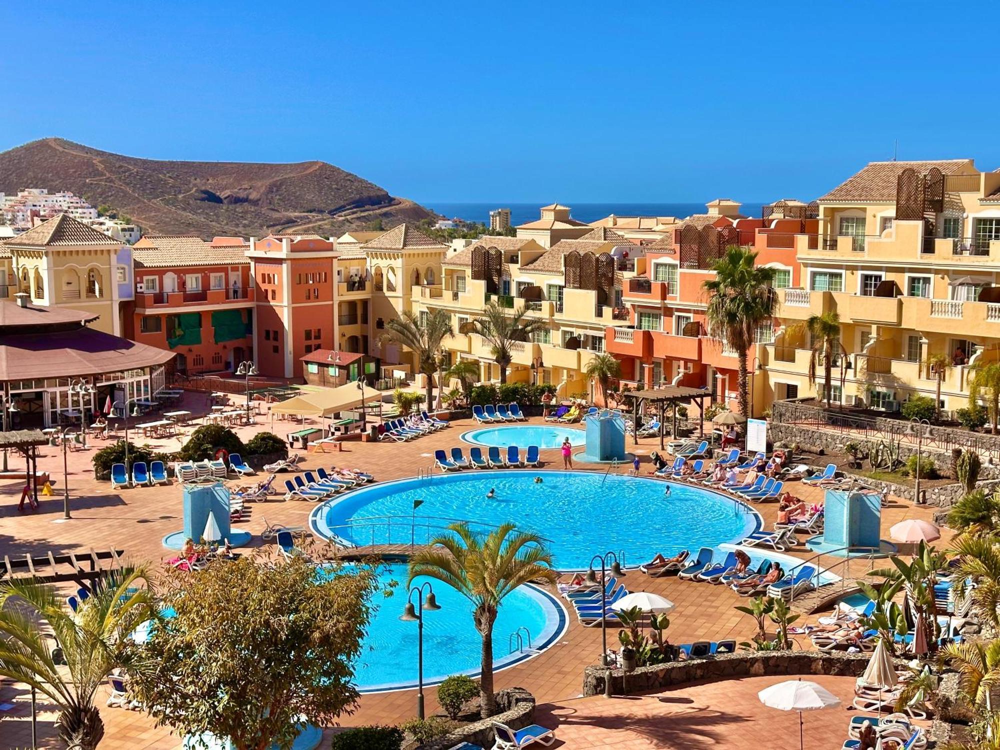 Sunny Apartment & Heated Pool Los Cristianos  Eksteriør billede